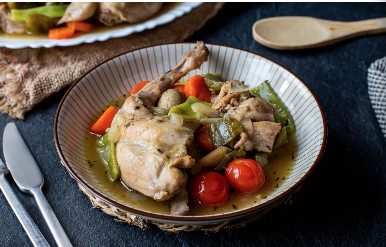 conejo con verduras guisado